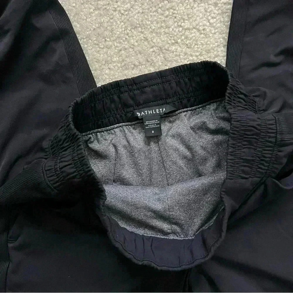 ATHLETA Brooklyn Lined Camo Jogger Pant Black Size 0 #985549 $99 Active Outdoor - Picture 7 of 16